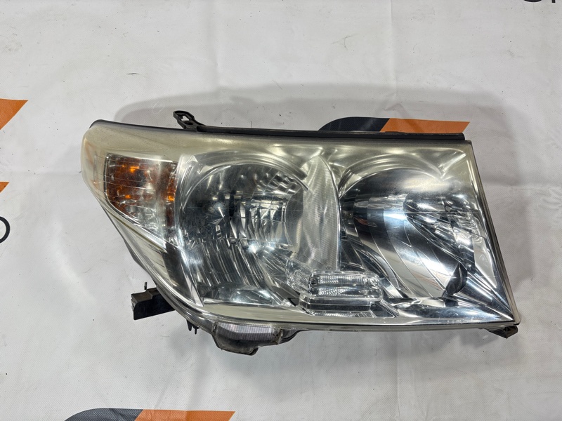 Фара Toyota Land Cruiser UZJ200W 2UZ-FE 2008 правая (б/у)