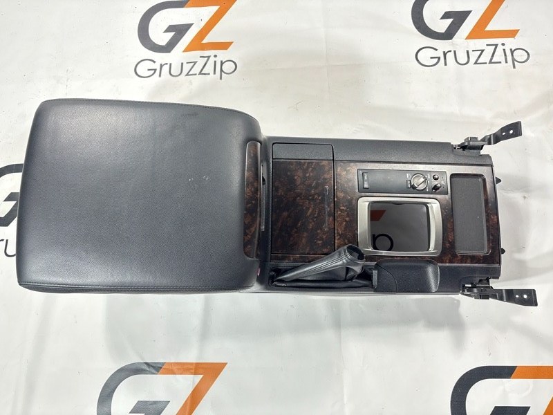 Бардачок между сидений Toyota Land Cruiser UZJ200W 2UZ-FE 2008 (б/у)