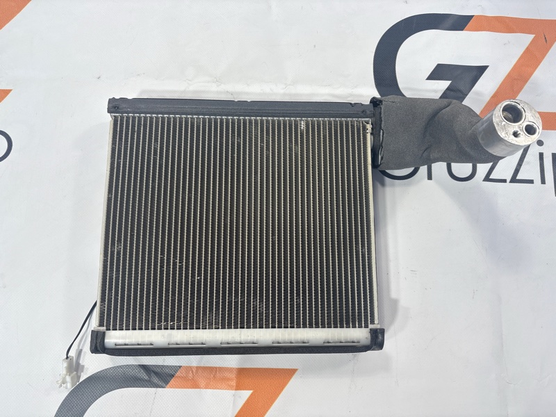 Испаритель кондиционера Toyota Land Cruiser UZJ200W 2UZ-FE 2008 (б/у)