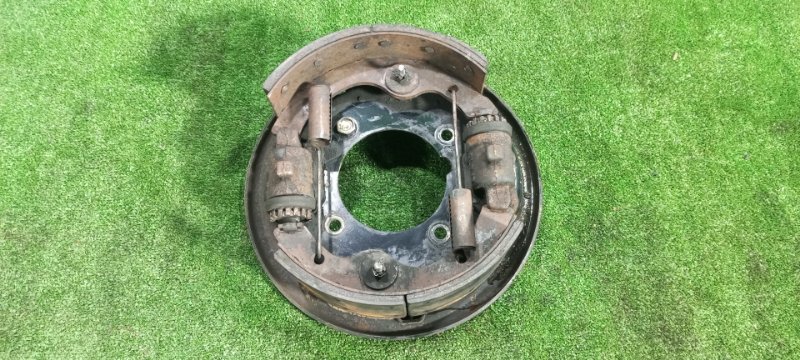 Тормозные колодки Mitsubishi Fuso Fighter FK71 6M61 1999 переднее левое (б/у)