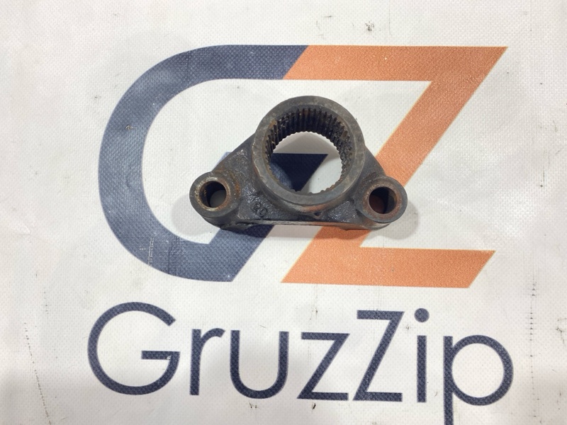 Крепление торсиона Toyota Land Cruiser Cygnus UZJ100W 2UZ-FE 2000 левое (б/у)