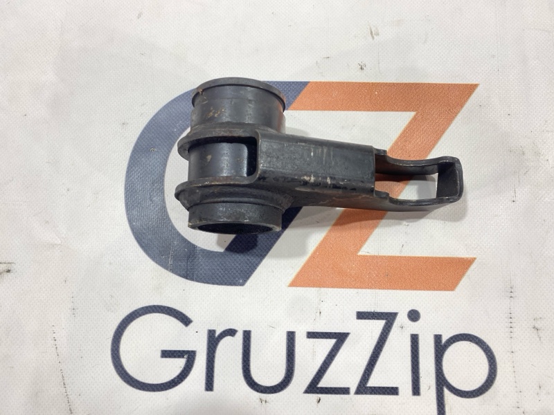 Крепление торсиона Toyota Land Cruiser Cygnus UZJ100W 2UZ-FE 2000 левое (б/у)