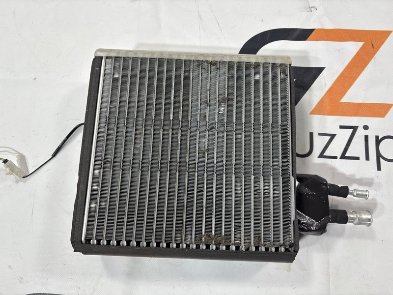 Испаритель кондиционера Toyota Land Cruiser Cygnus UZJ100W 2UZ-FE 1999 (б/у)