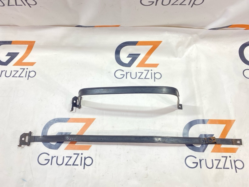 Лента крепления топливного бака Toyota Land Cruiser Cygnus UZJ100W 2UZ-FE 2000 (б/у)