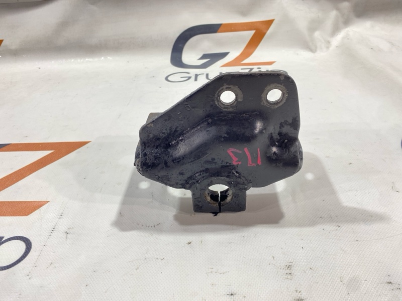 Кронштейн рессоры Isuzu Giga CXM71K 10PD1 1993 передний (б/у)