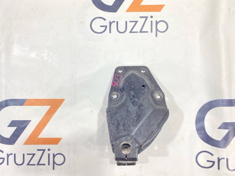 Кронштейн рессоры Isuzu Giga CXM71K 10PD1 1993 передний (б/у)