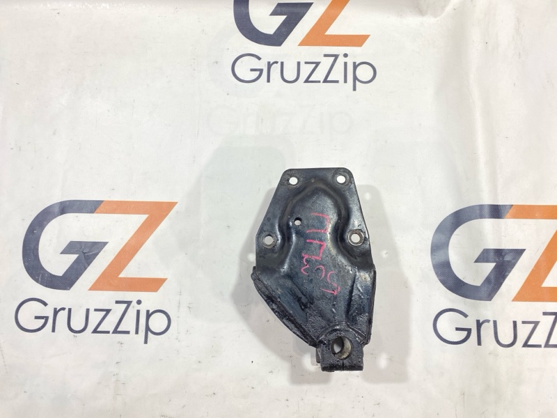 Кронштейн рессоры Isuzu Giga CXM71K 10PD1 1993 передний (б/у)