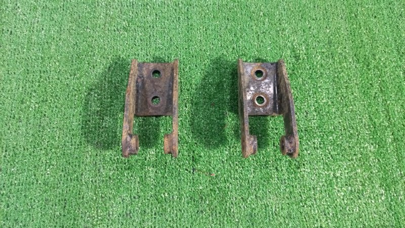 Крепление амортизатора Hino Dutro XZU347 S05C 2002 (б/у)