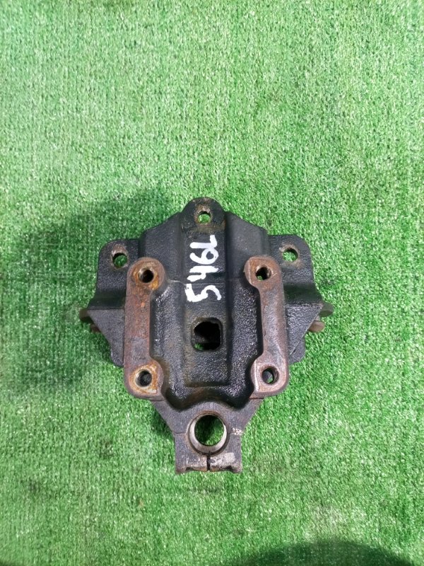 Кронштейн рессоры Mitsubishi Fuso Super Great FS54 6M70 2002 передний левый (б/у)