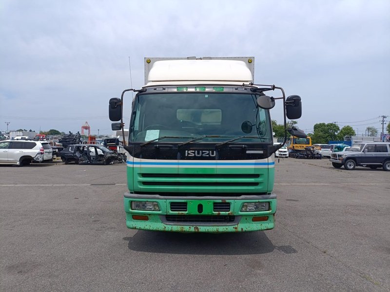 Кабина ( голая ). Isuzu Giga CXG50 6WA1 1997 (б/у)