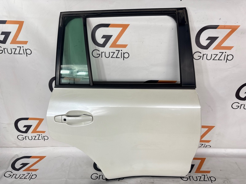 Дверь Toyota Land Cruiser UZJ200W 2UZ-FE 2008 задняя правая (б/у)