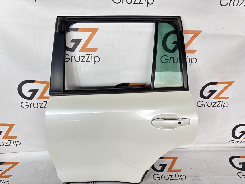 Дверь Toyota Land Cruiser UZJ200W 2UZ-FE 2008 задняя левая (б/у)