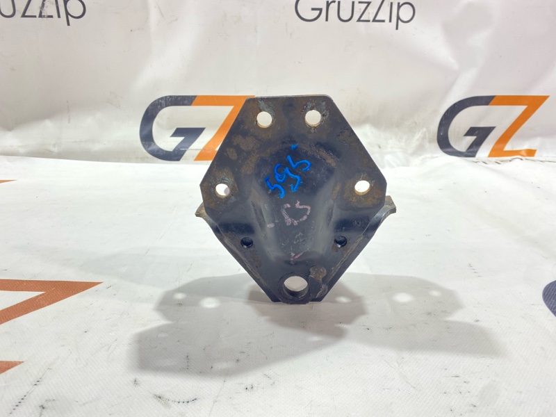 Кронштейн рессоры Isuzu Elf NKR66 4HF1 1993 передний (б/у)