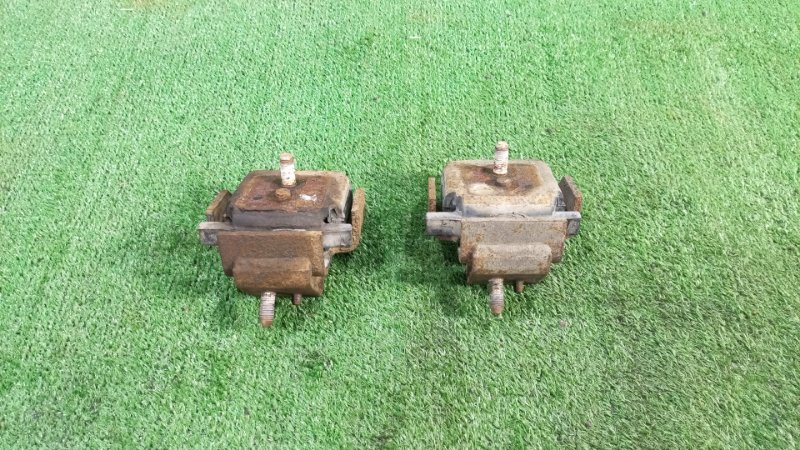 Подушка двигателя Hino Dutro XZU347 S05C 2002 передняя (б/у)