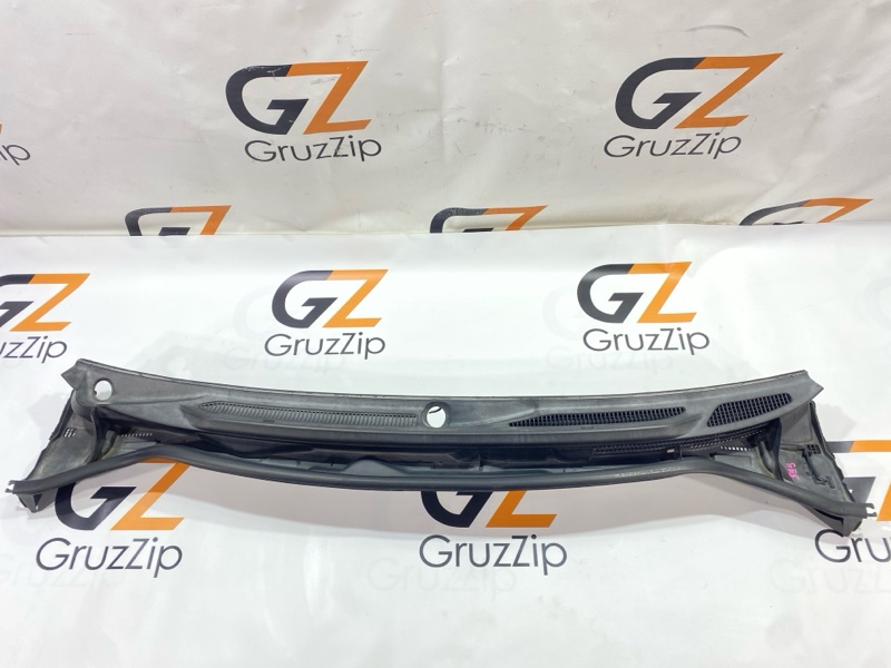 Решетка под лобовое стекло (жабо) Toyota Land Cruiser UZJ200W 2UZ-FE 2008 (б/у)