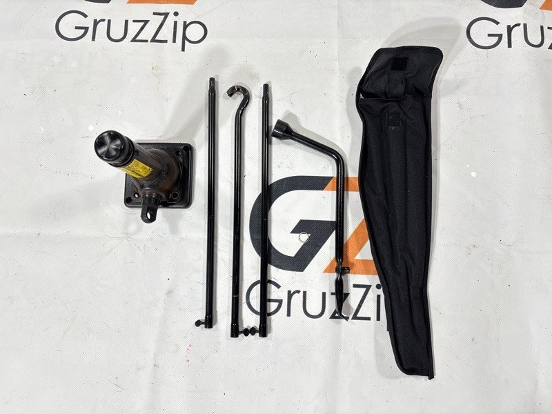 Домкрат Toyota Tacoma GRN245 1GR-FE 2008 (б/у)