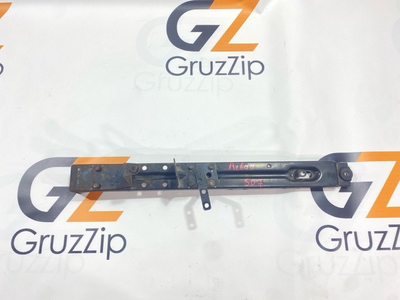 Крепление радиатора Isuzu Forward FRD35 6HL1 2003 левое (б/у)