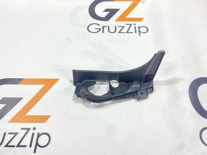 Накладка замка багажника Toyota Land Cruiser UZJ200W 2UZ-FE 2008 (б/у)