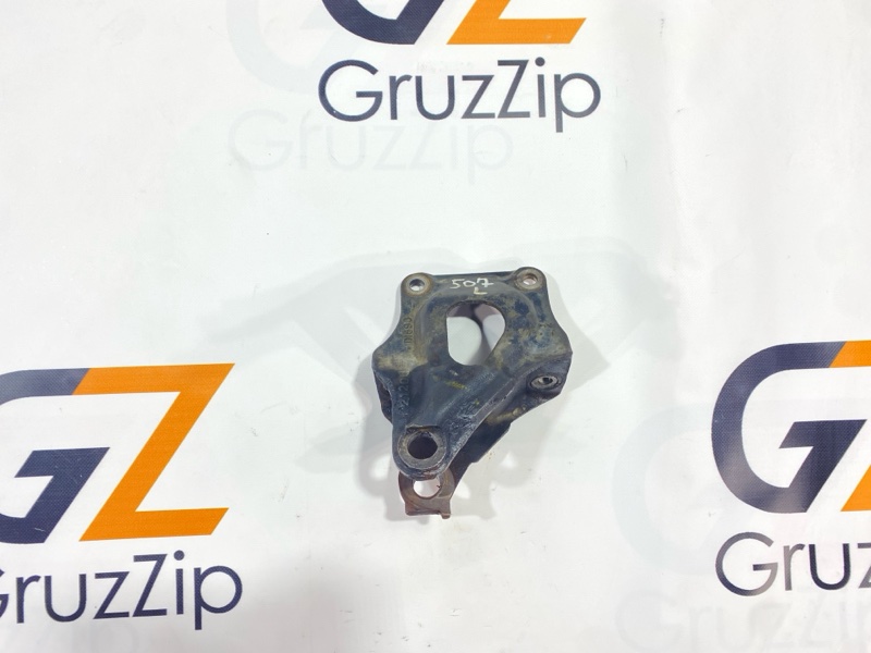 Кронштейн рессоры Isuzu Forward FRD35 6HL1 2003 передний левый (б/у)