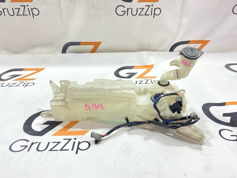 Бачок стеклоомывателя Toyota Land Cruiser UZJ200W 2UZ-FE 2008 (б/у)