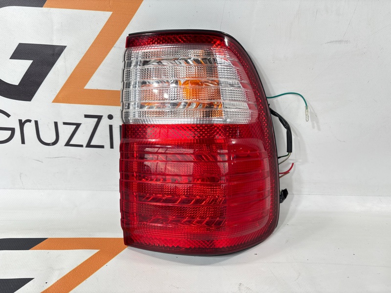 Стоп-сигнал Toyota Land Cruiser Cygnus UZJ100W 2UZ-FE 1999 задний правый (б/у)