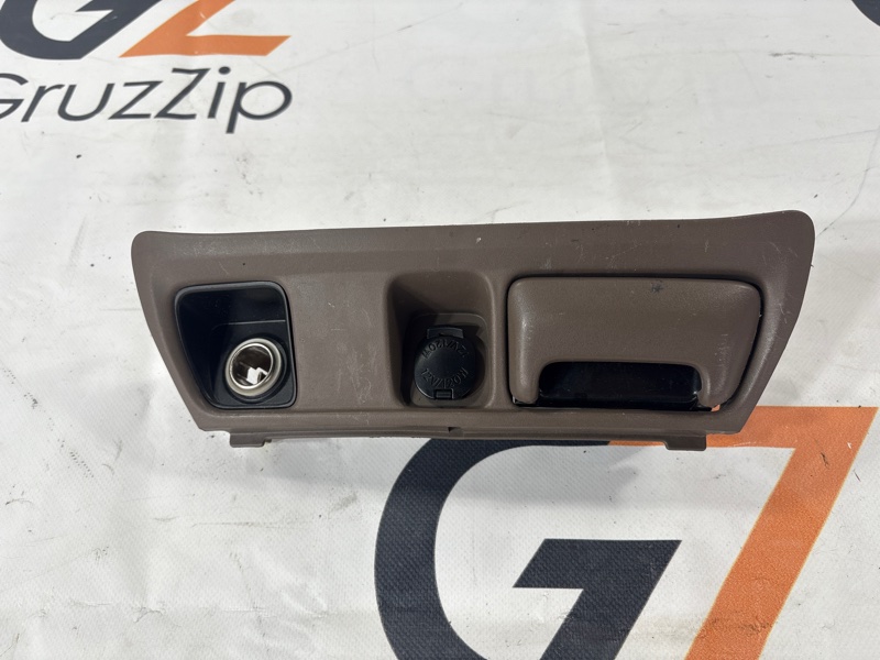 Пепельница Toyota Land Cruiser Cygnus UZJ100W 2UZ-FE 1999 (б/у)