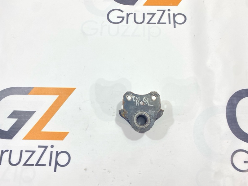 Кронштейн рессоры Mitsubishi Fuso Fighter FK61HK 6M61 2002 передний (б/у)