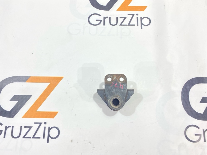 Кронштейн рессоры Isuzu Forward FRR34 6HK1 2005 передний (б/у)