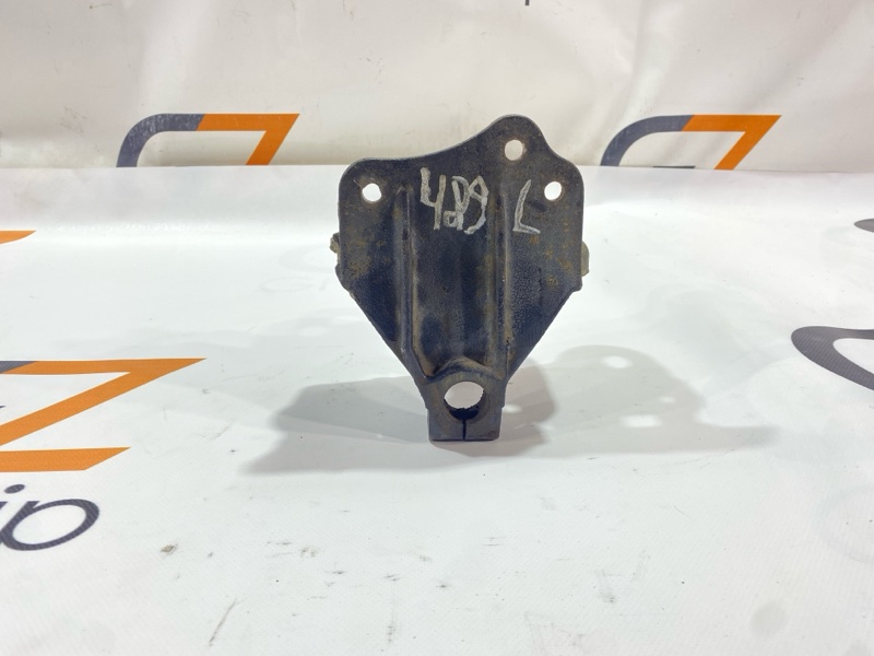 Кронштейн рессоры Mitsubishi Fuso Fighter FK61HK 6M61 2002 передний левый (б/у)