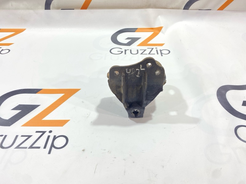 Кронштейн рессоры Mitsubishi Fuso Fighter FK61 6M61 2002 передний левый (б/у)