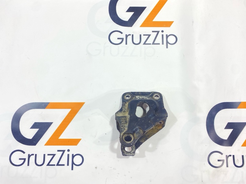 Кронштейн рессоры Isuzu Forward FRR32 6HE1 1993 передний левый (б/у)