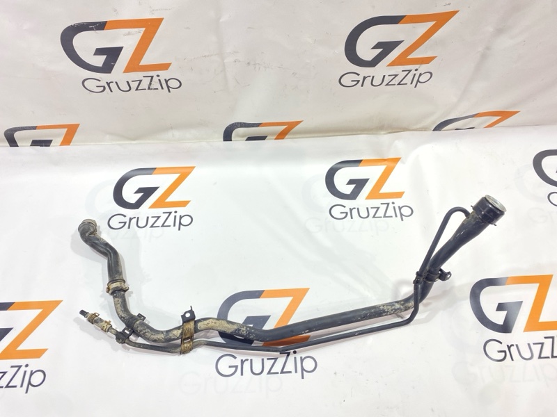 Горловина топливного бака Toyota Land Cruiser UZJ200W 2UZ-FE 2008 (б/у)