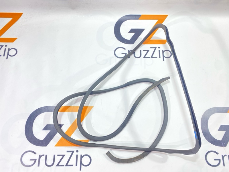 Уплотнитель двери Nissan Safari VRGY60 TD42 1990 задний правый (б/у)