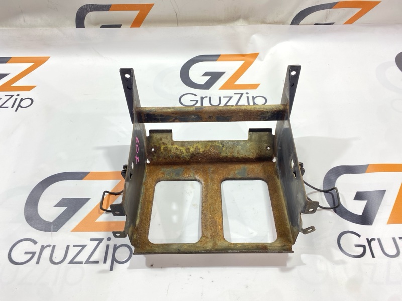 Крепление аккумулятора Isuzu Forward FRR32 6HE1 1992 (б/у)