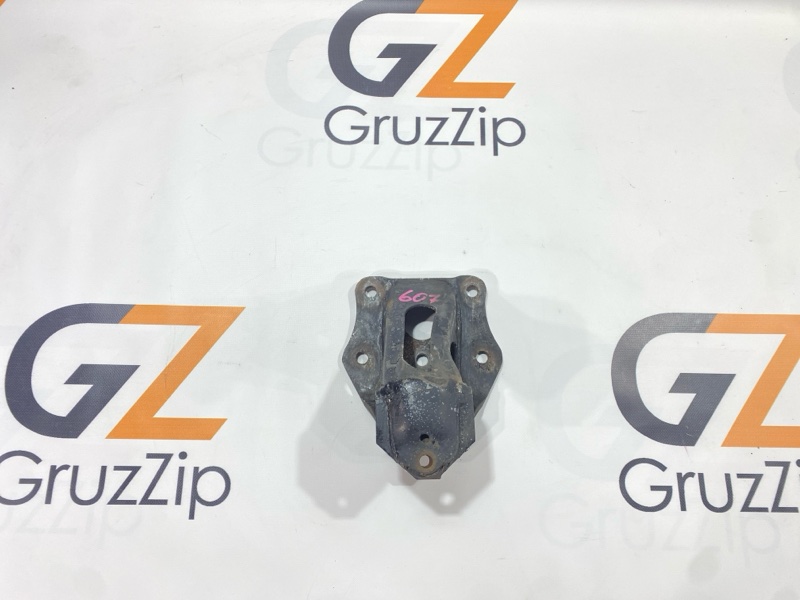 Кронштейн рессоры Isuzu Forward FRR32 6HE1 1992 задний (б/у)