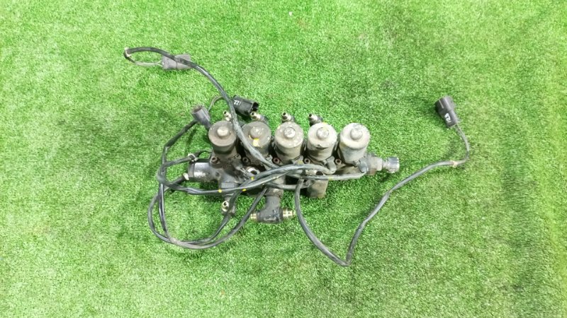 Распределитель гидравлический Nissan Diesel Condor MK122B FD46T 2000 (б/у)