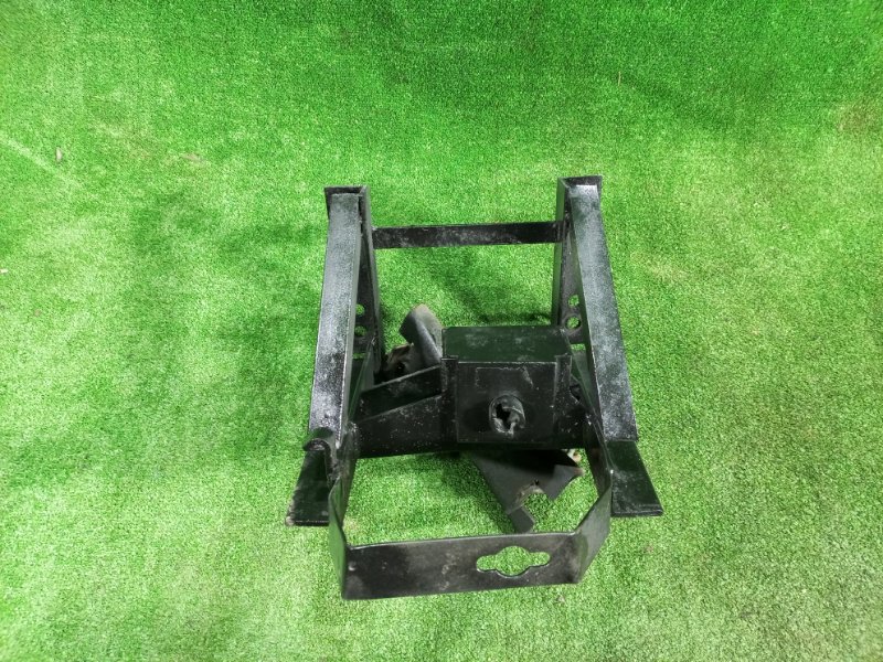 Крепление запасного колеса Isuzu Giga CXZ72 12PD1 1990 (б/у)