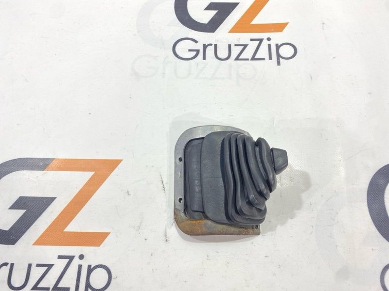 Кожух ручки переключения раздатки Nissan Safari VRGY60 TD42 1990 (б/у)