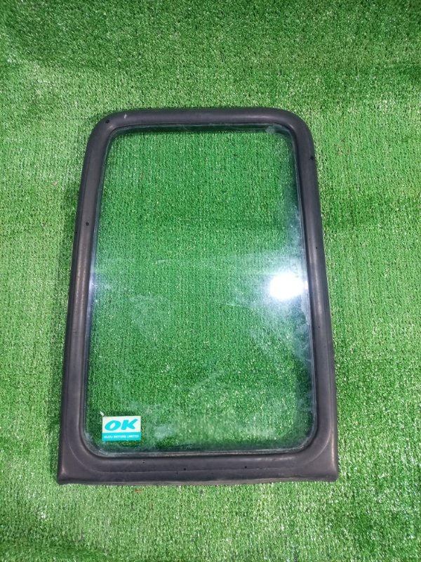 Стекло собачника Isuzu Forward FRD34 6HK1 2001 (б/у)