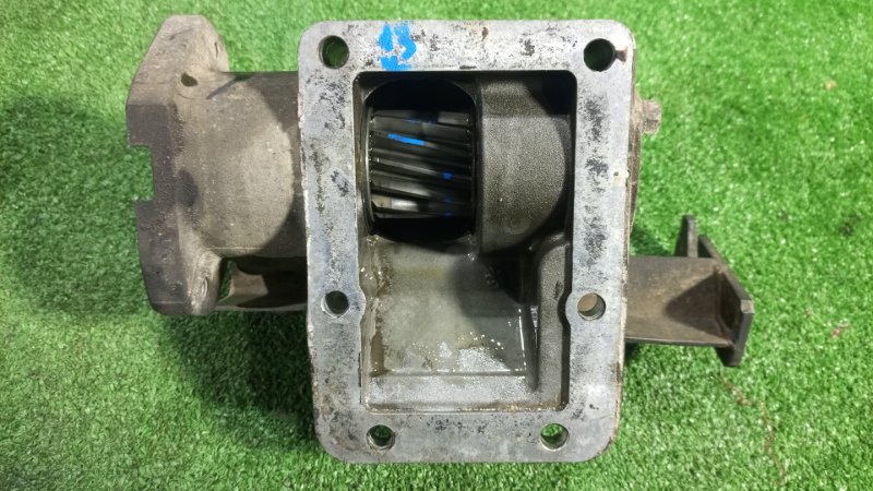 Редуктор отбора мощности (ПТО) Mitsubishi Canter FE517 4D33 1996 (б/у)