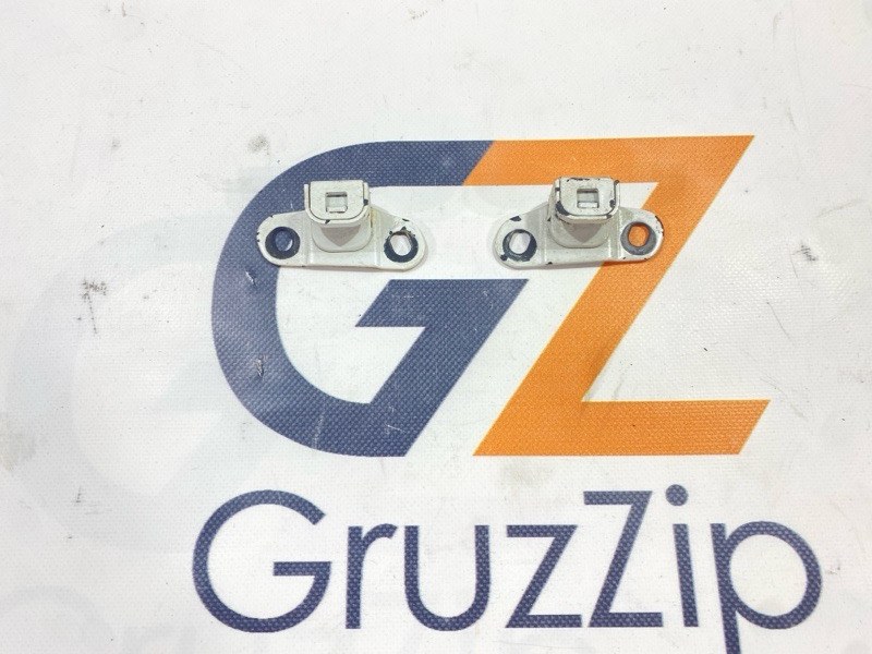Крепление крышки багажника Toyota Land Cruiser HDJ81V 1HD-T 1993 (б/у)