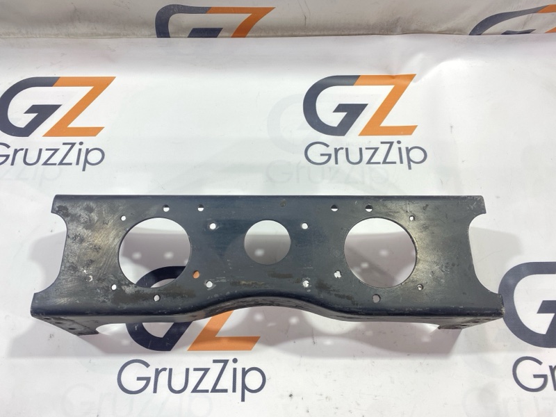 Перемычка рамы , часть рамы Isuzu Forward FRR32 6HE1 1992 (б/у)