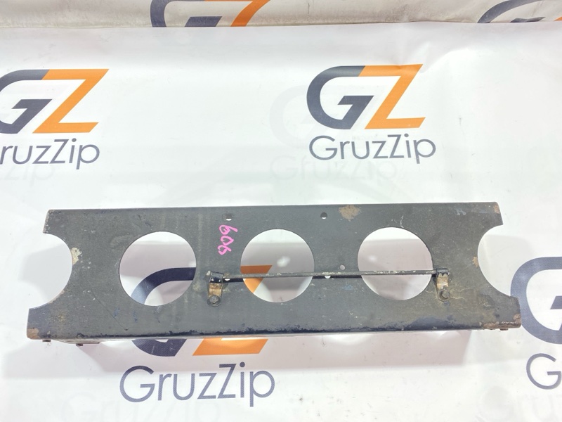 Перемычка рамы , часть рамы Isuzu Forward FRR12 6BG1 1990 (б/у)