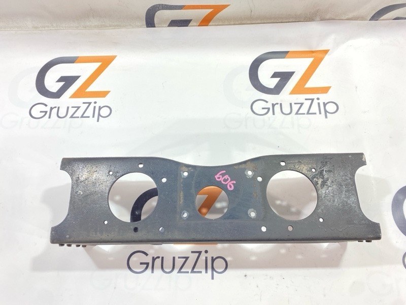 Перемычка рамы , часть рамы Isuzu Forward FRR12 6BG1 1990 (б/у)