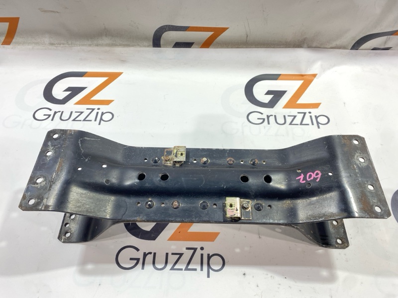 Перемычка рамы , часть рамы Isuzu Forward FRR32 6HE1 1992 (б/у)