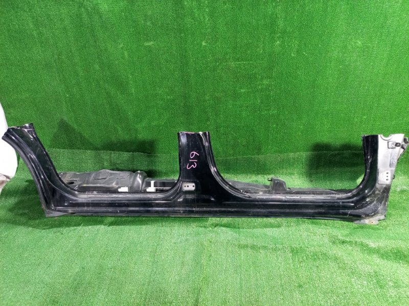 Порог кузовной Toyota Sequoia USK65 3URFBE 2009 правый (б/у)