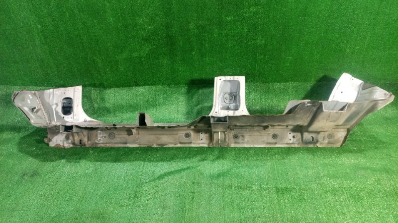 Порог кузовной Nissan Safari WGY61 TB45E 2002 правый (б/у)