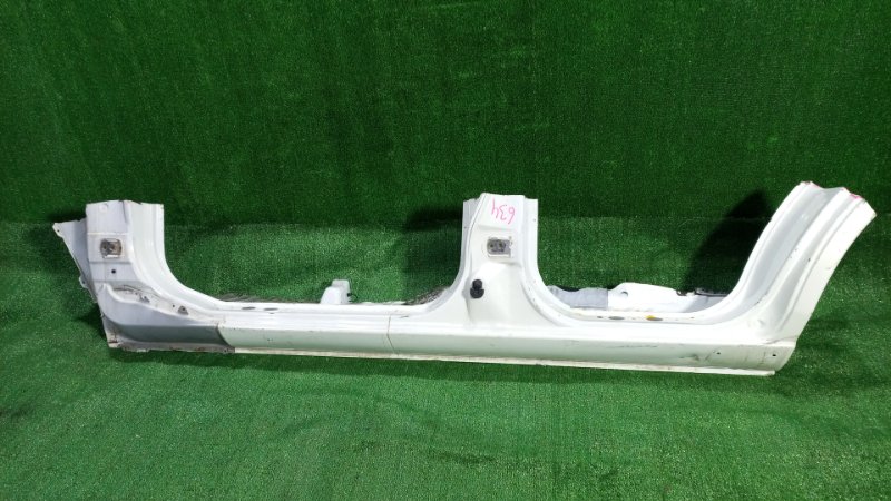 Порог кузовной Nissan Safari WFGY61 TB48DE 2006 левый (б/у)