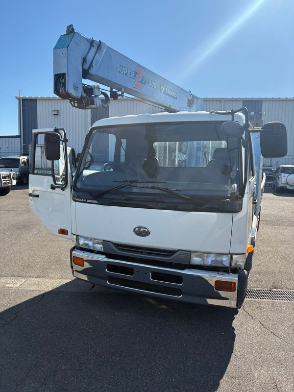 Кабина ( голая ). Nissan Diesel Condor MK260 MD92 1995 (б/у)