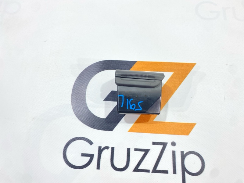 Пепельница Isuzu Forward FRR34 6HK1 2003 левая (б/у)